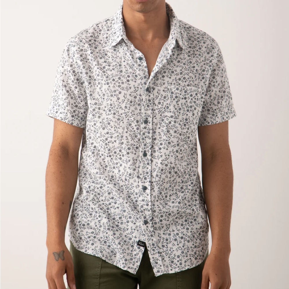Medium Men’s Rails Navy Floral Button-Up Shirt